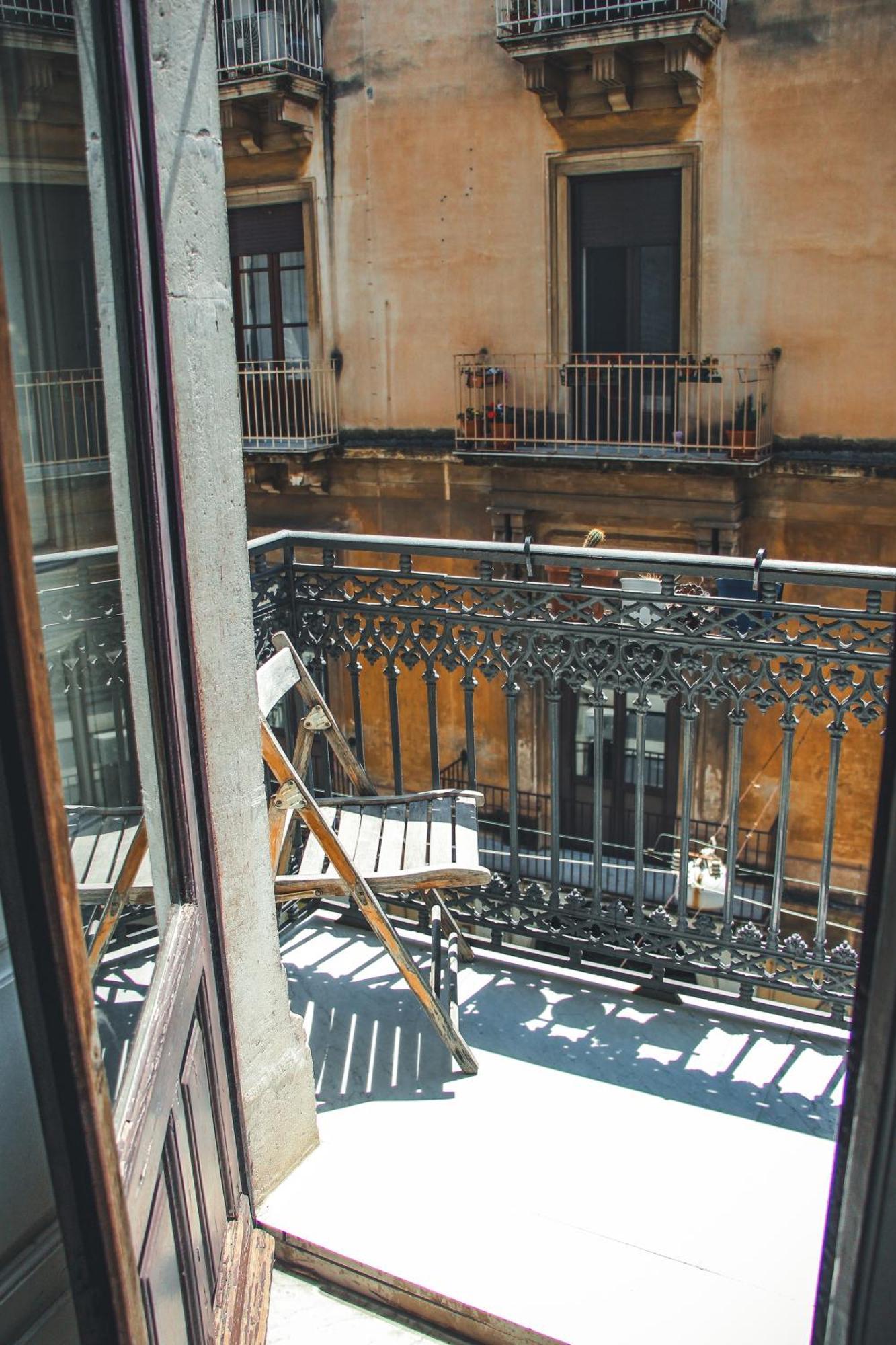 Casa Verdi - House Of Travelers Catania Exterior photo